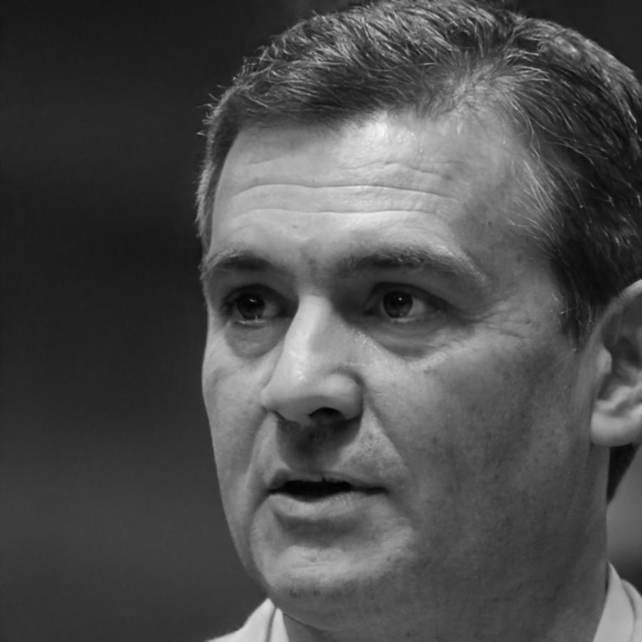 Portrait professionnel de Matthias Beaumont, expert en analyse financière